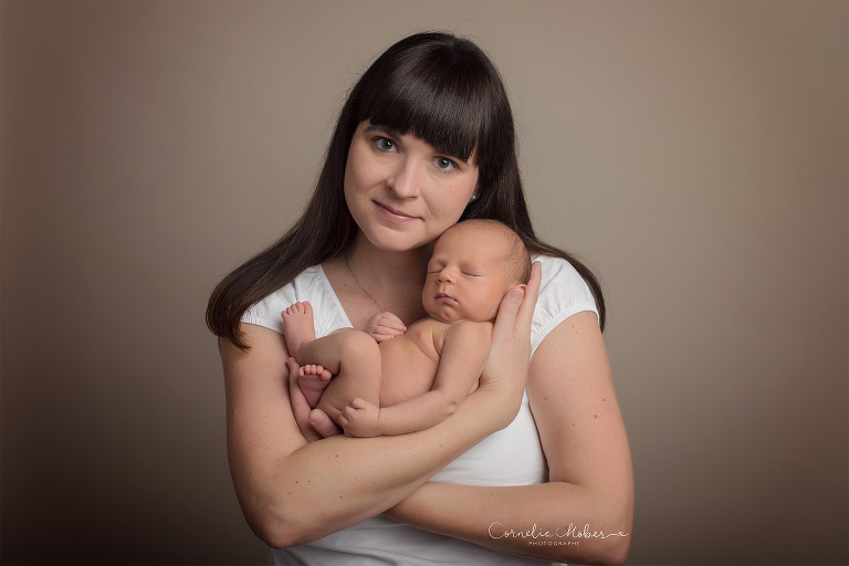 Neugeborenenfotografie Neugeborenenfotos Newbornportraits Newbornshoot Newborn Baby Photographer Babyshoot Babyfotografie Portrait Familie Cornelia Moebes Photography