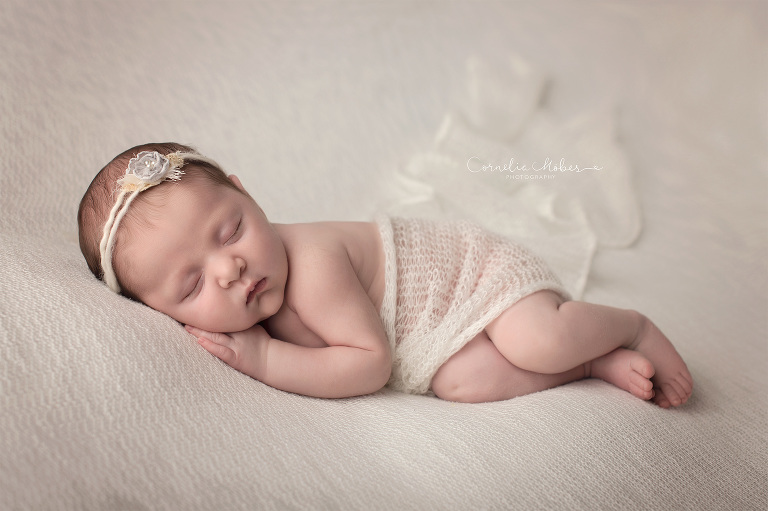 Neugeborenenfotografie Neugeborenenfotos Newbornportraits Newbornshoot Newborn Baby Photographer Babyshoot Babyfotografie Portrait Familie Cornelia Moebes Photography
