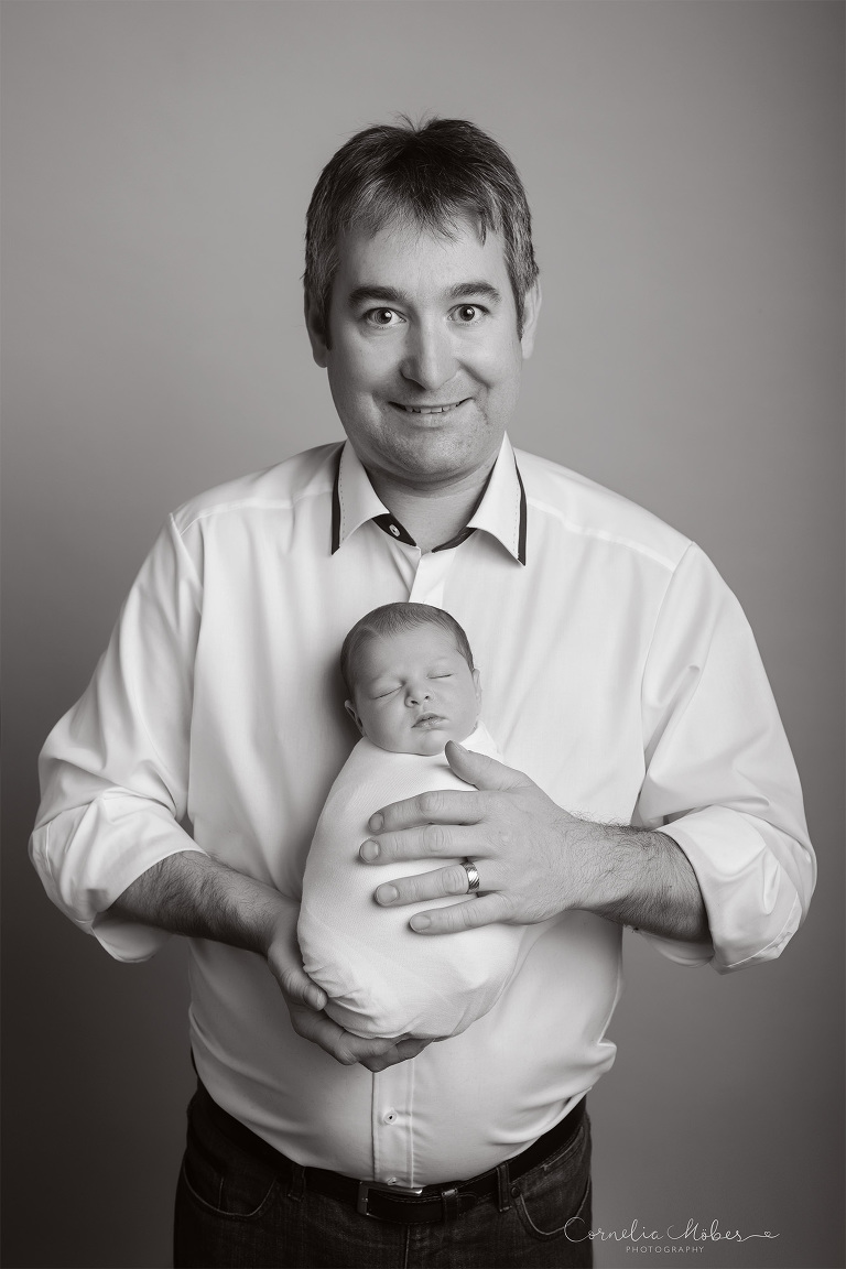 Neugeborenenfotografie Neugeborenenfotos Newbornportraits Newbornshoot Newborn Baby Photographer Babyshoot Babyfotografie Portrait Familie Cornelia Moebes Photography