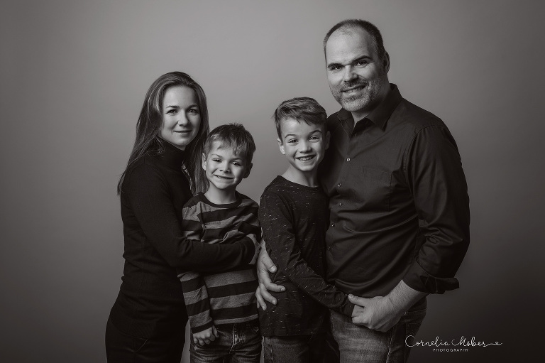 Familienfotografie Familienshooting Familienporträt Family Portrait Kinderfotografie Kinder Porträt Fine Art Cornelia Moebes Photography