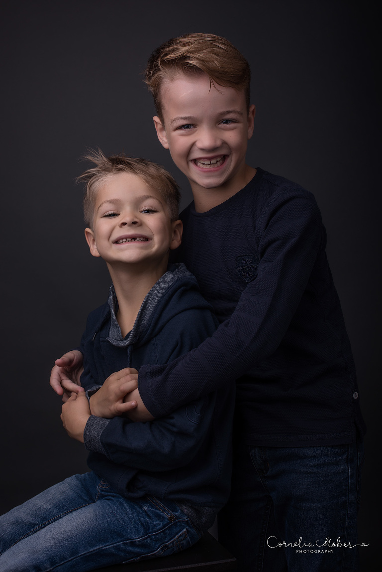 Familienfotografie Familienshooting Familienporträt Family Portrait Kinderfotografie Kinder Porträt Fine Art Cornelia Moebes Photography