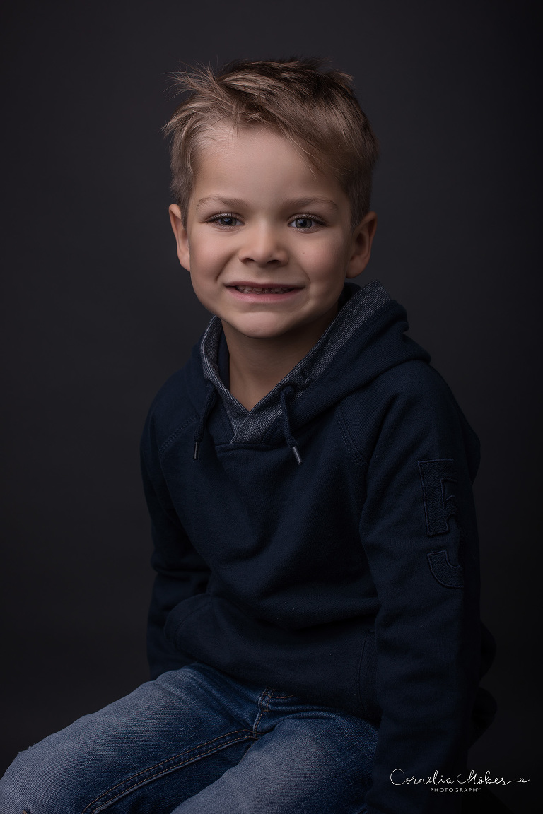 Familienfotografie Familienshooting Familienporträt Family Portrait Kinderfotografie Kinder Porträt Fine Art Cornelia Moebes Photography