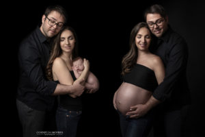 Schwangerschaftsshooting Neugeborenenshooting Schwangerschaftsfotografie Neugeborenenfotografie Babybauch Shooting maternity photographer Newborn Photographer maternity Portrait Babyfotografie Babyshooting expecting mom Fineart Porträt BeforeAndAfter Cornelia Moebes Photography Zug Zürich Luzern Zentralschweiz