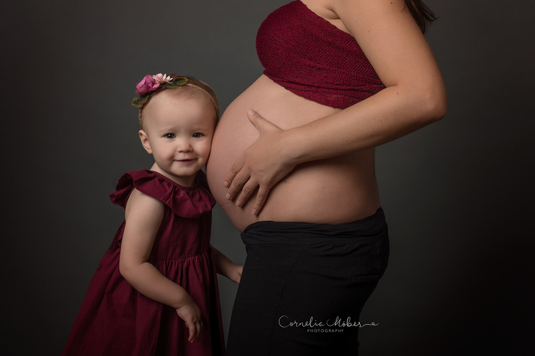 chwangerschaftsfotografie Schwangerschaft Maternity Portrait Babybauch Shooting FineArt Mommyandme Cornelia Moebes Photography Zug Zürich Zentralschweiz