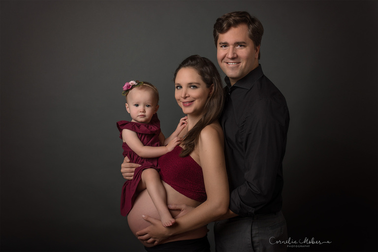 chwangerschaftsfotografie Schwangerschaft Maternity Portrait Babybauch Shooting FineArt Mommyandme Cornelia Moebes Photography Zug Zürich Zentralschweiz