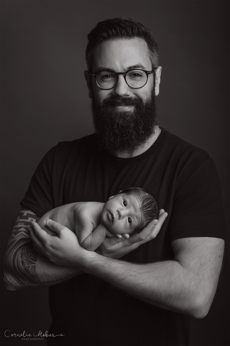 Neugeborenenfotografie Neugeborenenfotos Newbornportraits Newbornshoot Newborn Baby Photographer Babyshoot Babyfotografie Portrait Familie Cornelia Moebes Photography