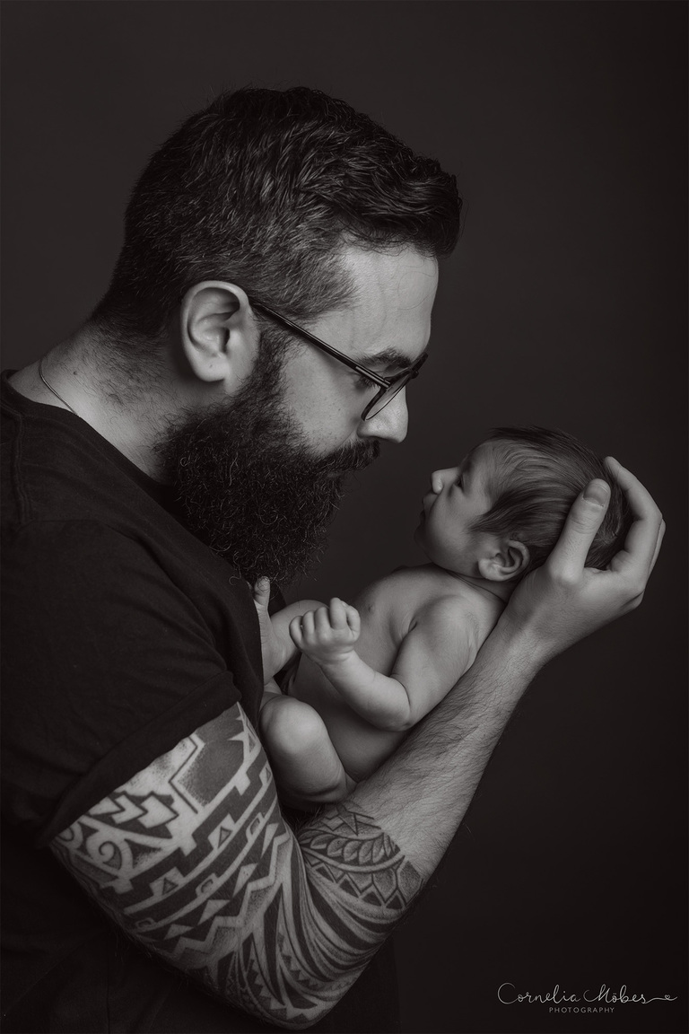 Neugeborenenfotografie Neugeborenenfotos Newbornportraits Newbornshoot Newborn Baby Photographer Babyshoot Babyfotografie Portrait Familie Cornelia Moebes Photography