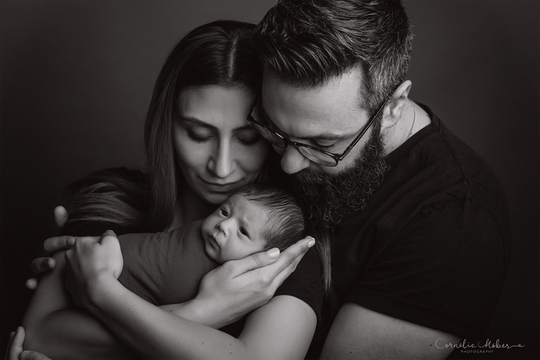 Neugeborenenfotografie Neugeborenenfotos Newbornportraits Newbornshoot Newborn Baby Photographer Babyshoot Babyfotografie Portrait Familie Cornelia Moebes Photography