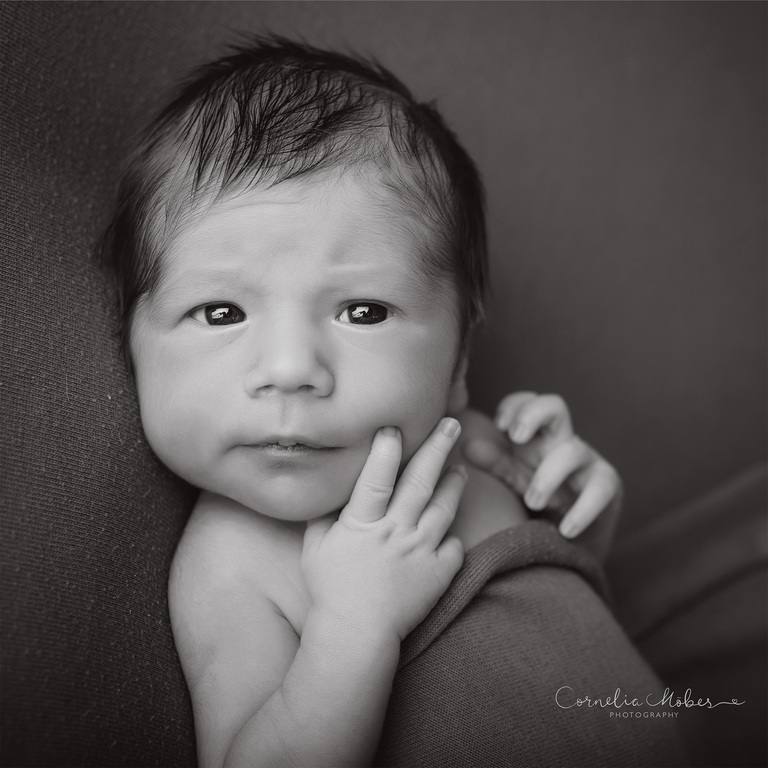 Neugeborenenfotografie Neugeborenenfotos Newbornportraits Newbornshoot Newborn Baby Photographer Babyshoot Babyfotografie Portrait Familie Cornelia Moebes Photography