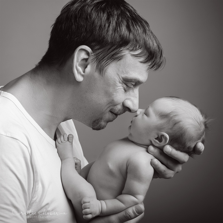 Neugeborenenfotografie Neugeborenenfotos Newbornportraits Newbornshoot Newborn Baby Photographer Babyshoot Babyfotografie Portrait Familie Cornelia Moebes Photography