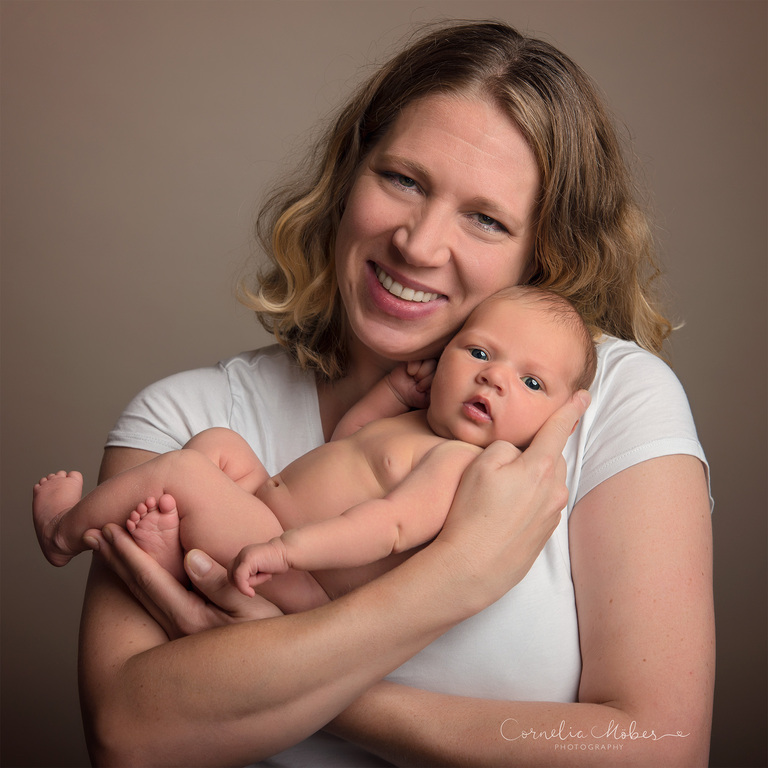 Neugeborenenfotografie Neugeborenenfotos Newbornportraits Newbornshoot Newborn Baby Photographer Babyshoot Babyfotografie Portrait Familie Cornelia Moebes Photography