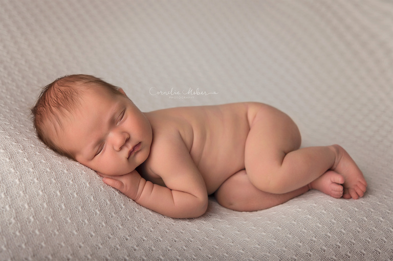 Neugeborenenfotografie Neugeborenenfotos Newbornportraits Newbornshoot Newborn Baby Photographer Babyshoot Babyfotografie Portrait Familie Cornelia Moebes Photography