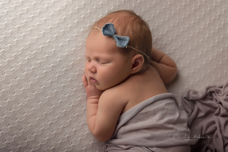 Neugeborenenfotografie Neugeborenenfotos Newbornportraits Newbornshoot Newborn Baby Photographer Babyshoot Babyfotografie Portrait Familie Cornelia Moebes Photography