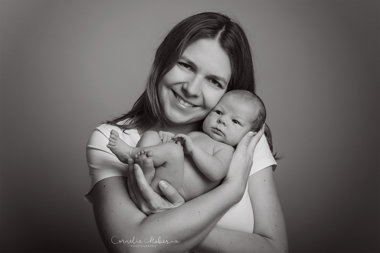 Neugeborenenfotografie Neugeborenenfotos Newbornportraits Newbornshoot Newborn Baby Photographer Babyshoot Babyfotografie Portrait Familie Cornelia Moebes Photography