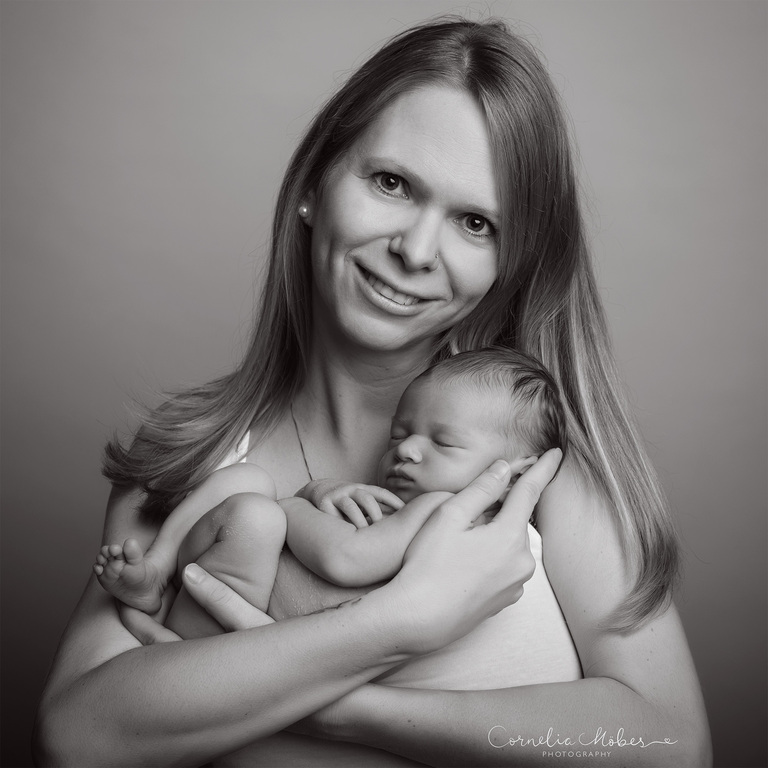 Neugeborenenfotografie Neugeborenenfotos Newbornportraits Newbornshoot Newborn Baby Photographer Babyshoot Babyfotografie Portrait Familie Cornelia Moebes Photography