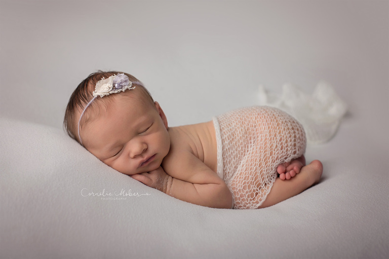 Neugeborenenfotografie Neugeborenenfotos Newbornportraits Newbornshoot Newborn Baby Photographer Babyshoot Babyfotografie Portrait Familie Cornelia Moebes Photography